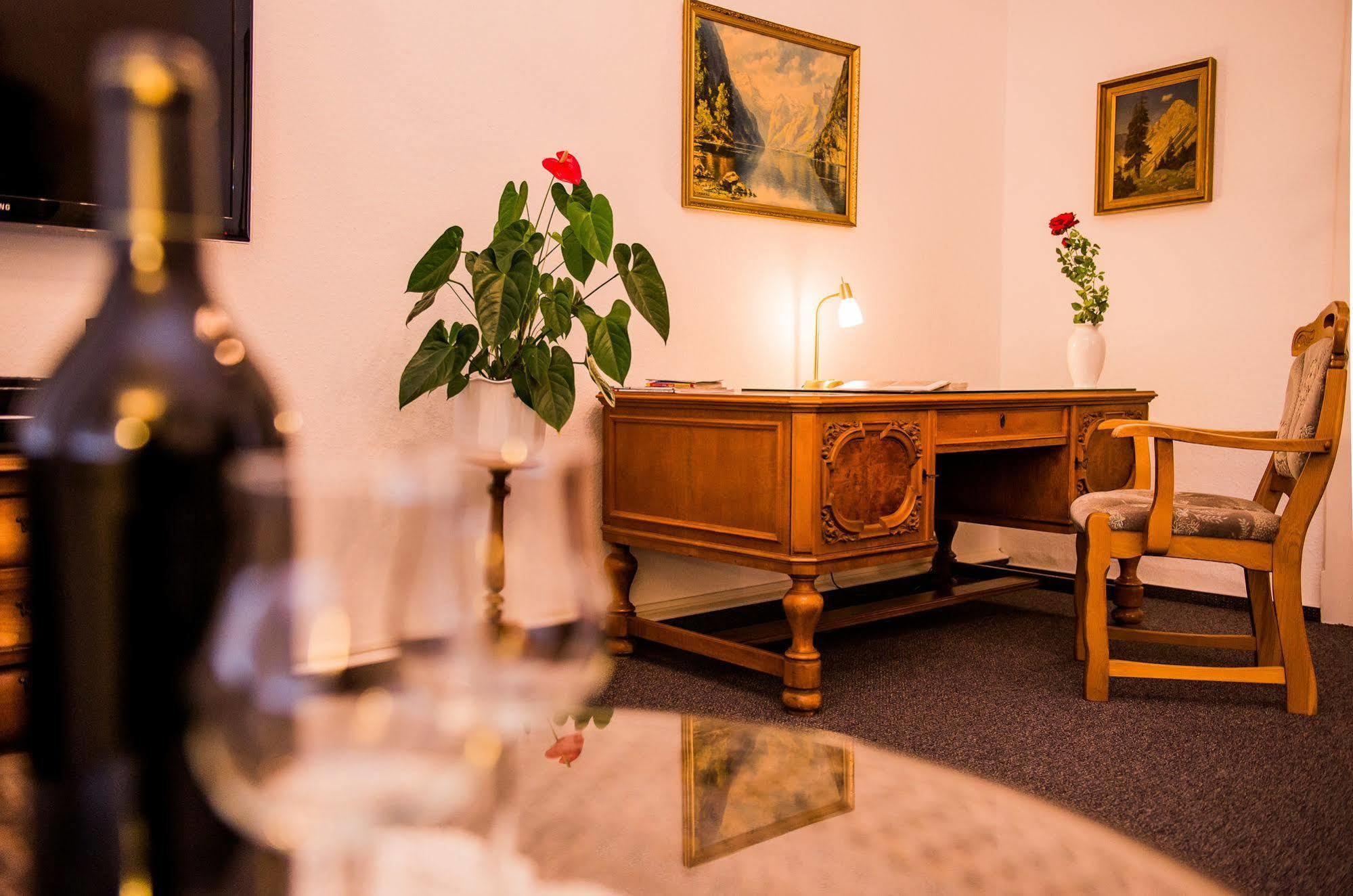 Apartmenthaus Stadt Metz Дрезден Екстериор снимка