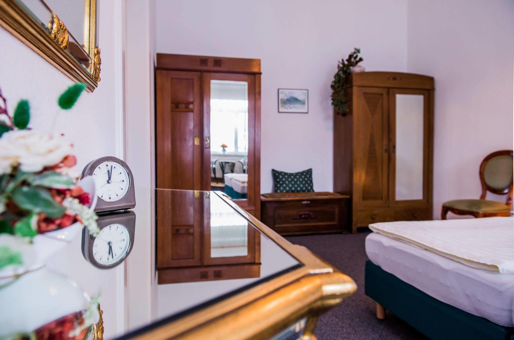Apartmenthaus Stadt Metz Дрезден Екстериор снимка