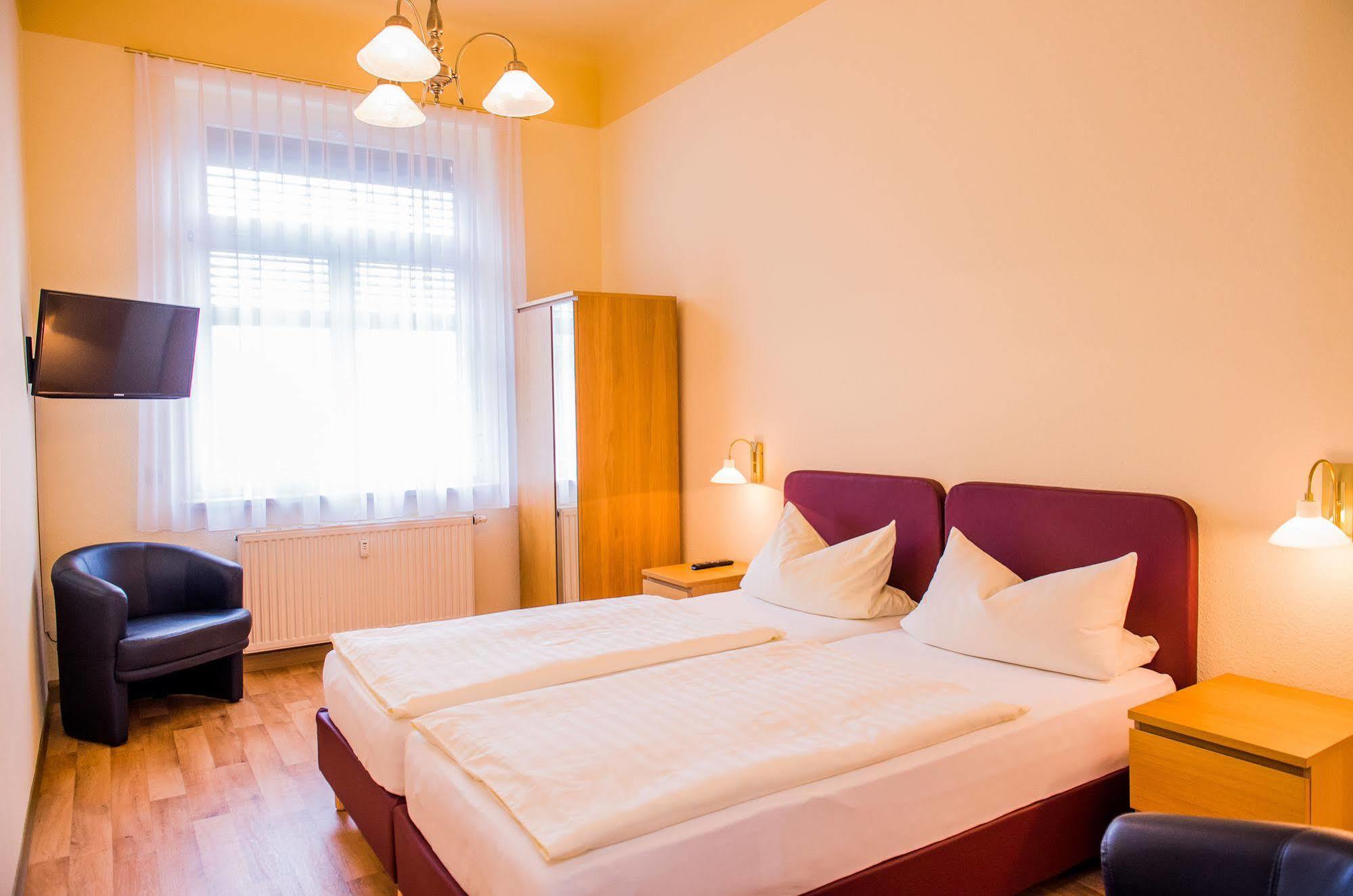 Apartmenthaus Stadt Metz Дрезден Екстериор снимка