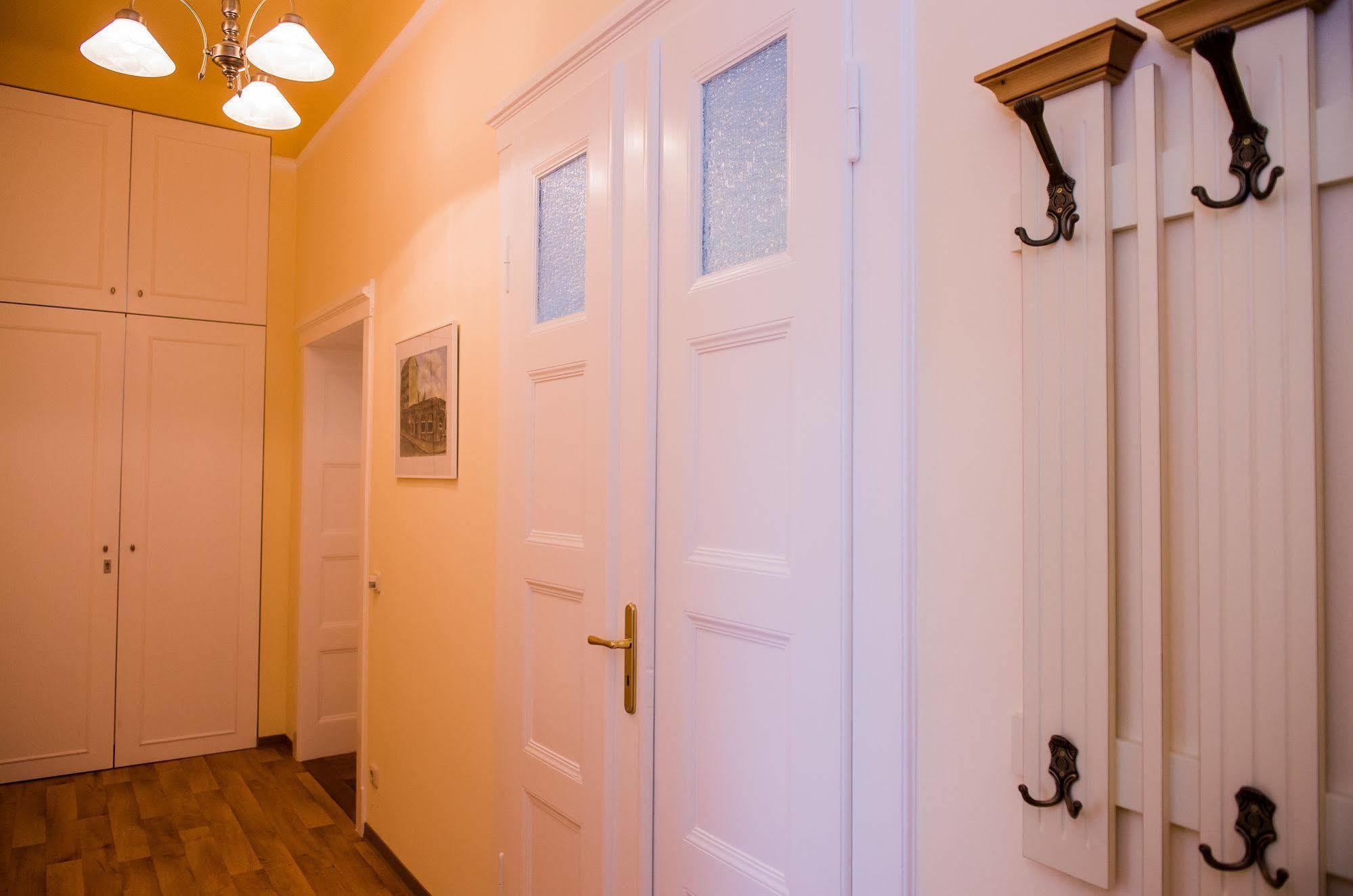 Apartmenthaus Stadt Metz Дрезден Екстериор снимка